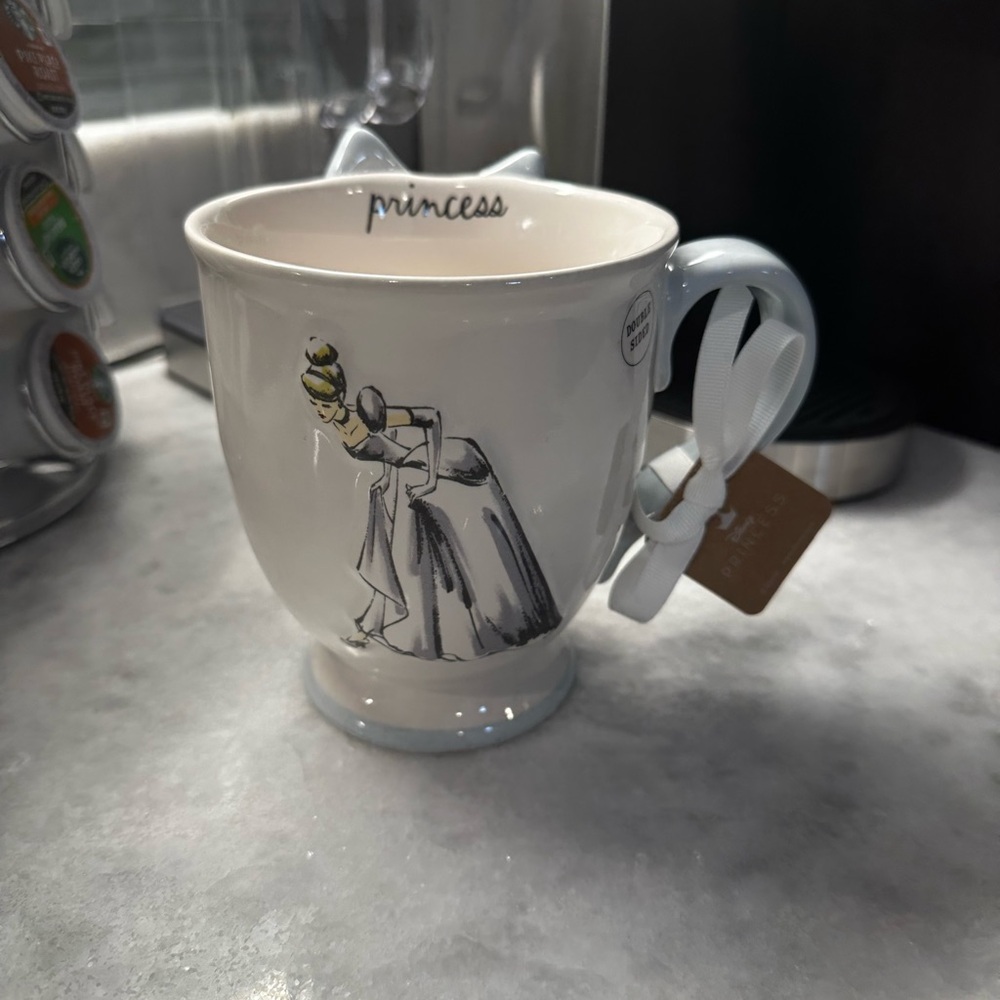 Disney Princess Cinderella Mug - Picture 2 of 8